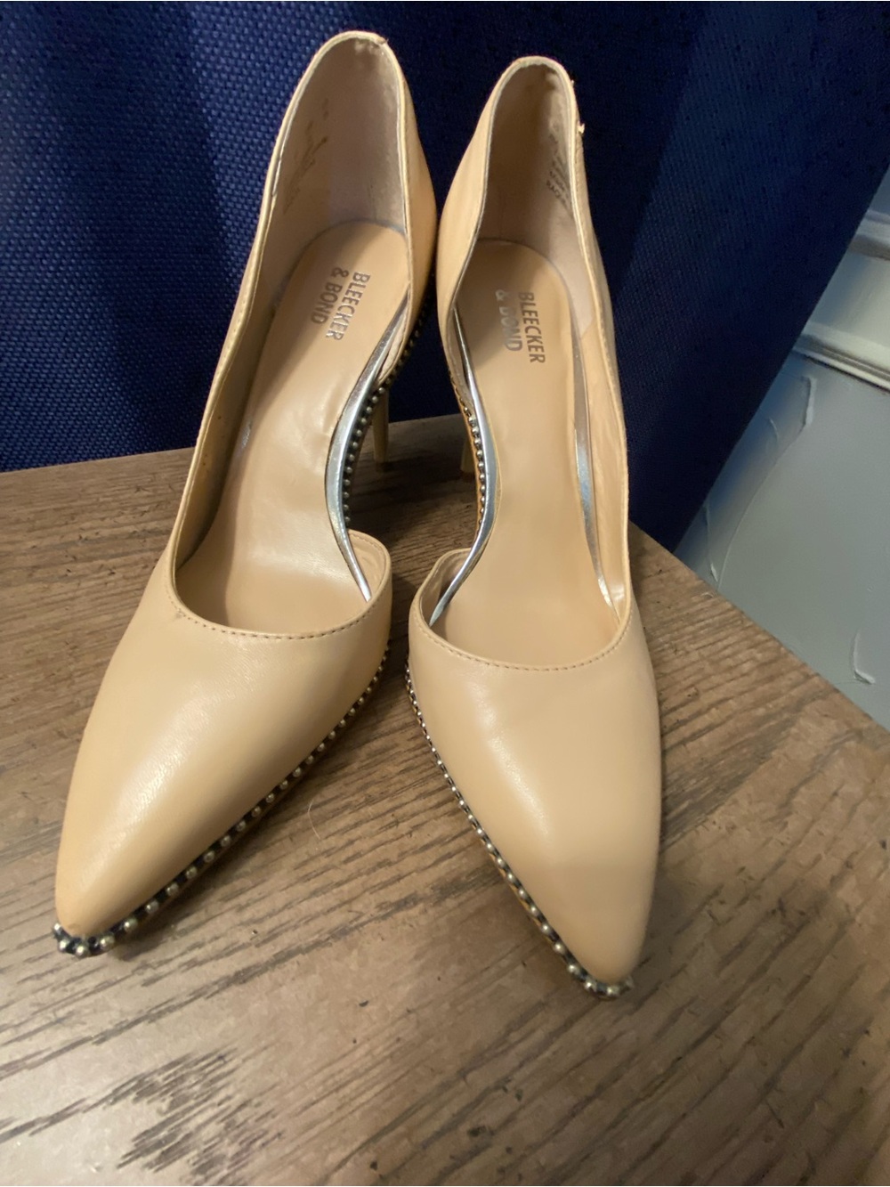 Bleeker & Bond Stud-Trim Pumps size 8